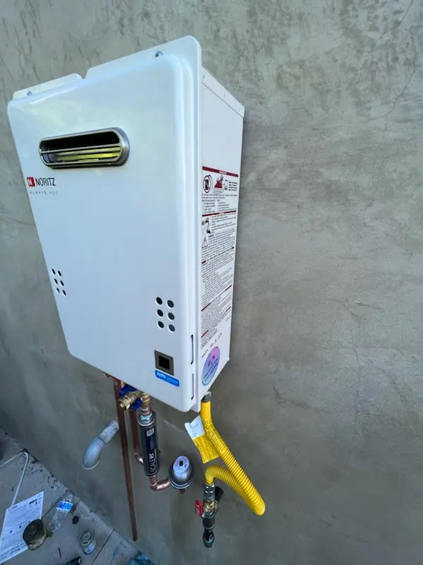 Tankless water heater installation for Peaselburg homes